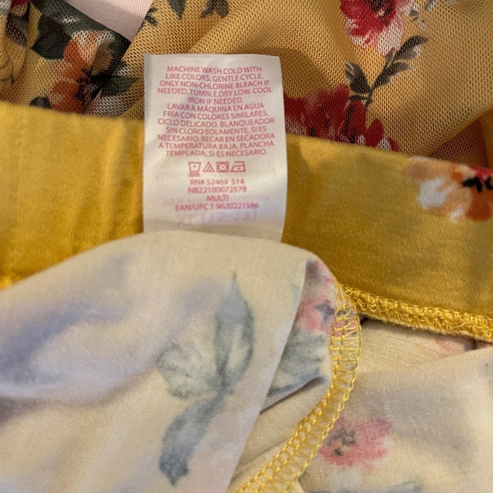 No Boundries yellow floral pull on skort in Jr size XL (15-17). - Picture 7 of 8